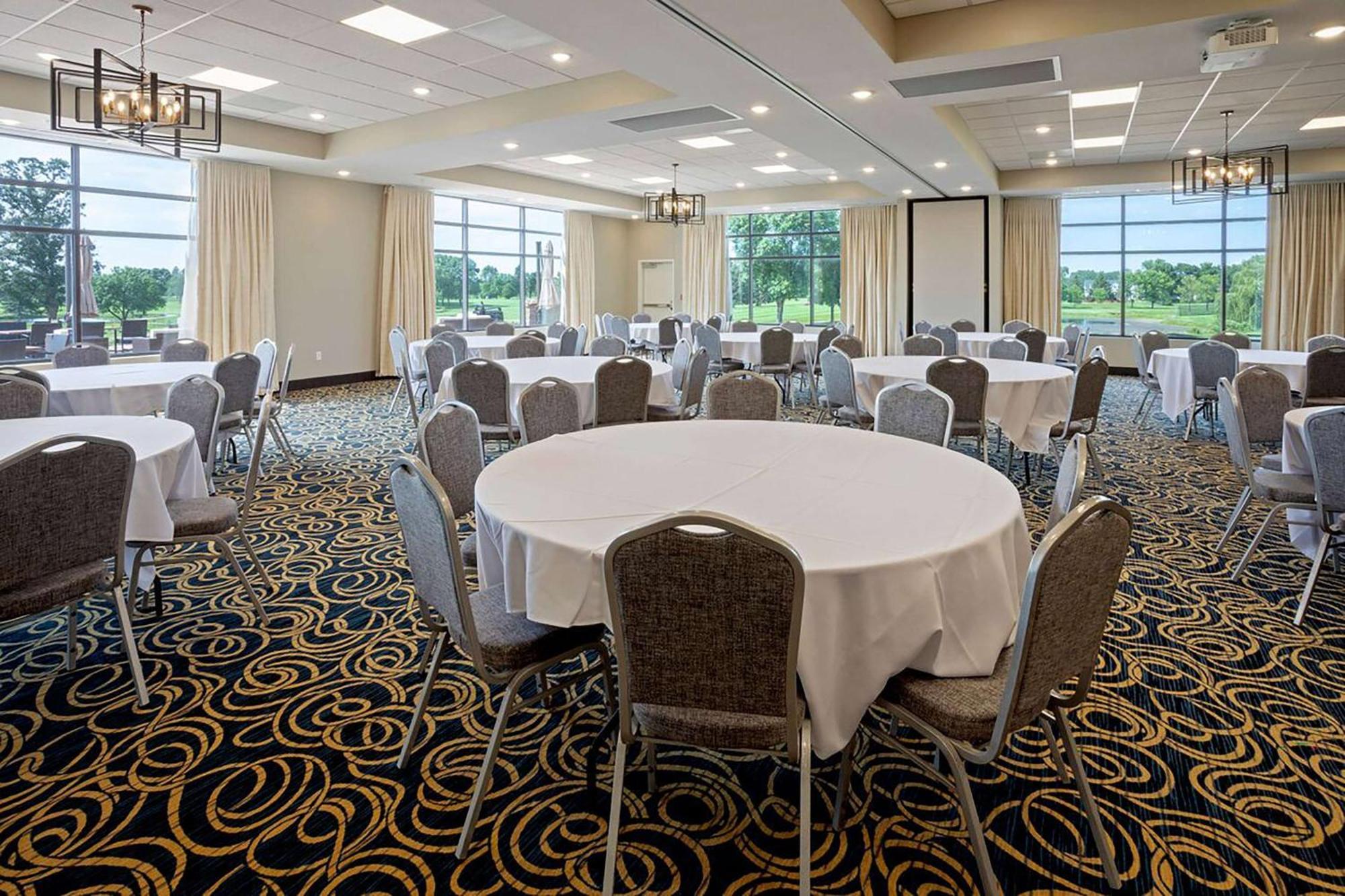 Little Crow Resort & Conference, Trademark By Wyndham Spicer Luaran gambar